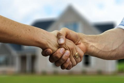 Πώς ξέρετε εάν πρέπει να αγοράσετε ένα υπάρχον εστιατόριο; Πώς ξέρετε εάν πρέπει να αγοράσετε ένα υπάρχον εστιατόριο;
